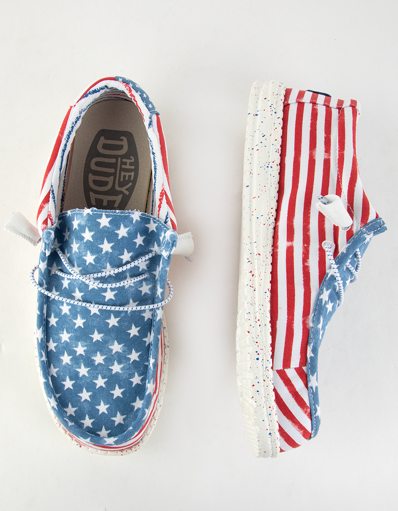 HEY DUDE Wally Patriotic Mens Shoes image number 3