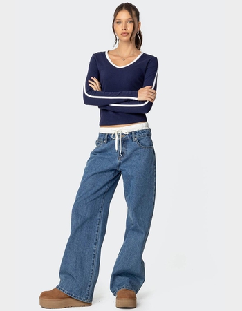 EDIKTED Contrast V-Neck Long Sleeve Tee Alternative Image