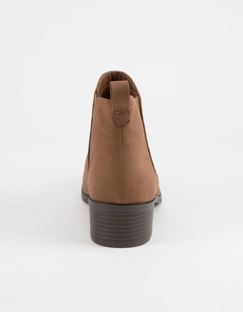 CITY CLASSIFIED Chelsea Cognac Womens Booties image number 3