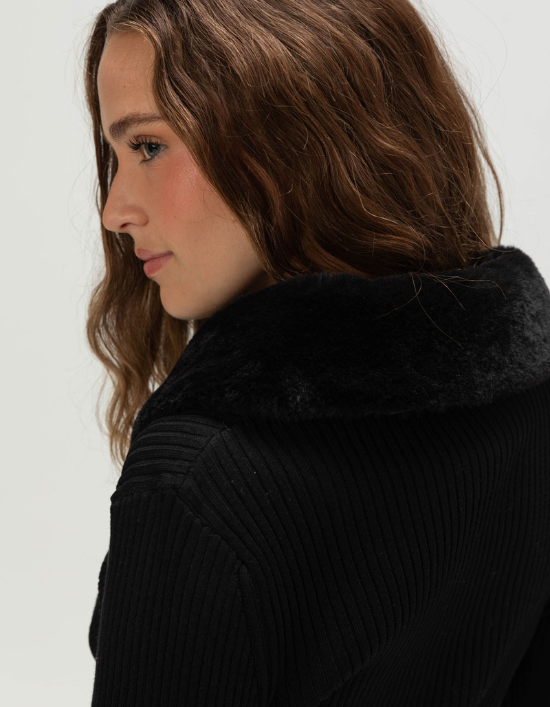 MADDEN GIRL Fur Collar Womens Zip-Up Sweater image number 4