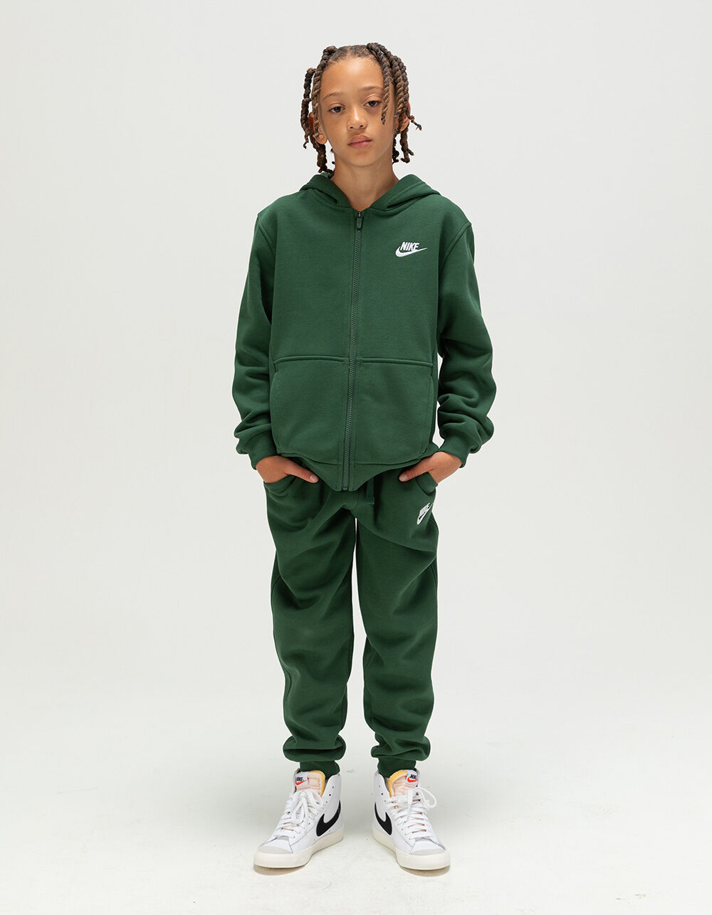 Nike グリーン フーディー セットアップ NIKE Sportswear Club Fleece Boys Zip-Up Hoodie - FOREST | Tillys