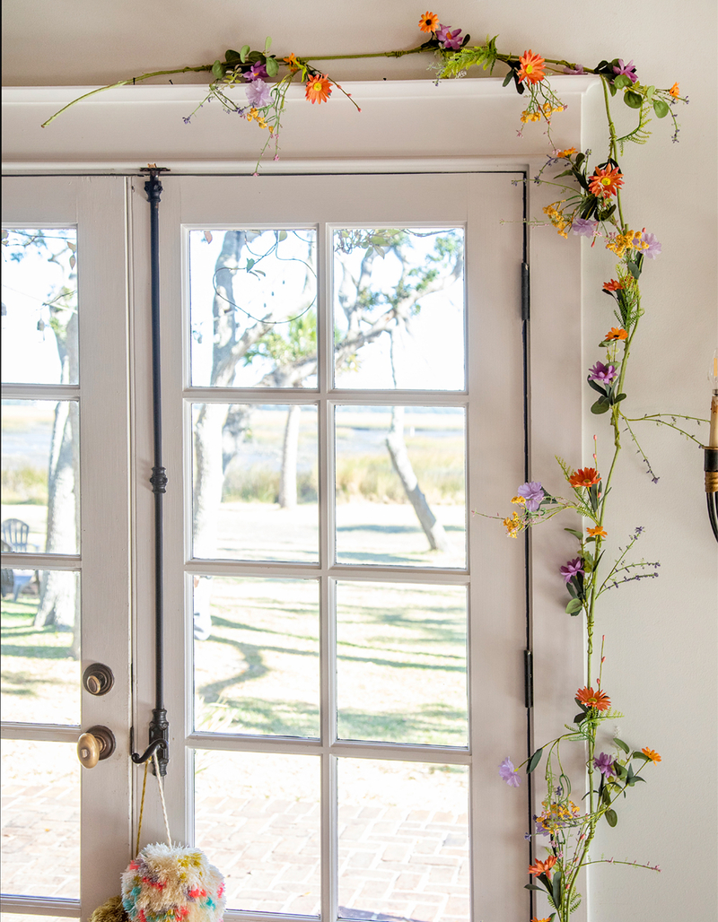 NATURAL LIFE Wildflower Garland image number 1