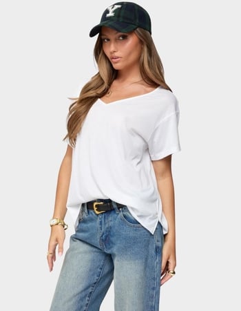 EDIKTED Sonora Oversized V-Neck Tee Alternative Image
