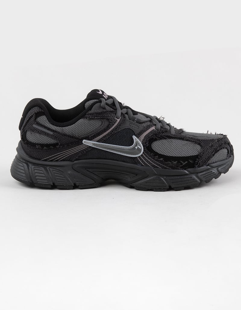 NIKE V5 RNR Frayed Mens Shoes image number 0