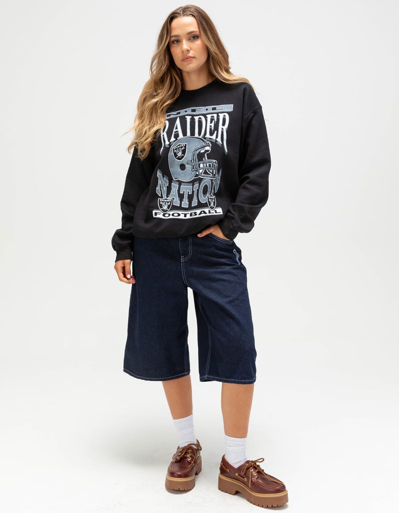 JUNK FOOD Las Vegas Raiders Helmet Flea Market Womens Crewneck Sweatshirt image number 1