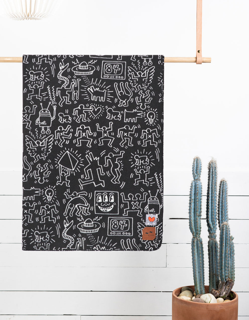 SLOWTIDE Keith Haring 84 Fleece Blanket image number 2
