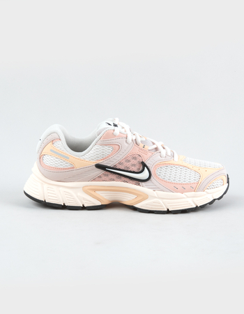 NIKE V5 RNR Womens Shoes Primary Image