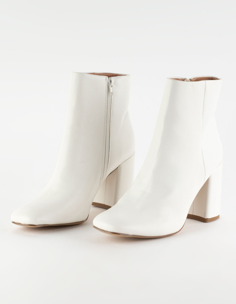 MADDEN GIRL While Womens Boots image number 0