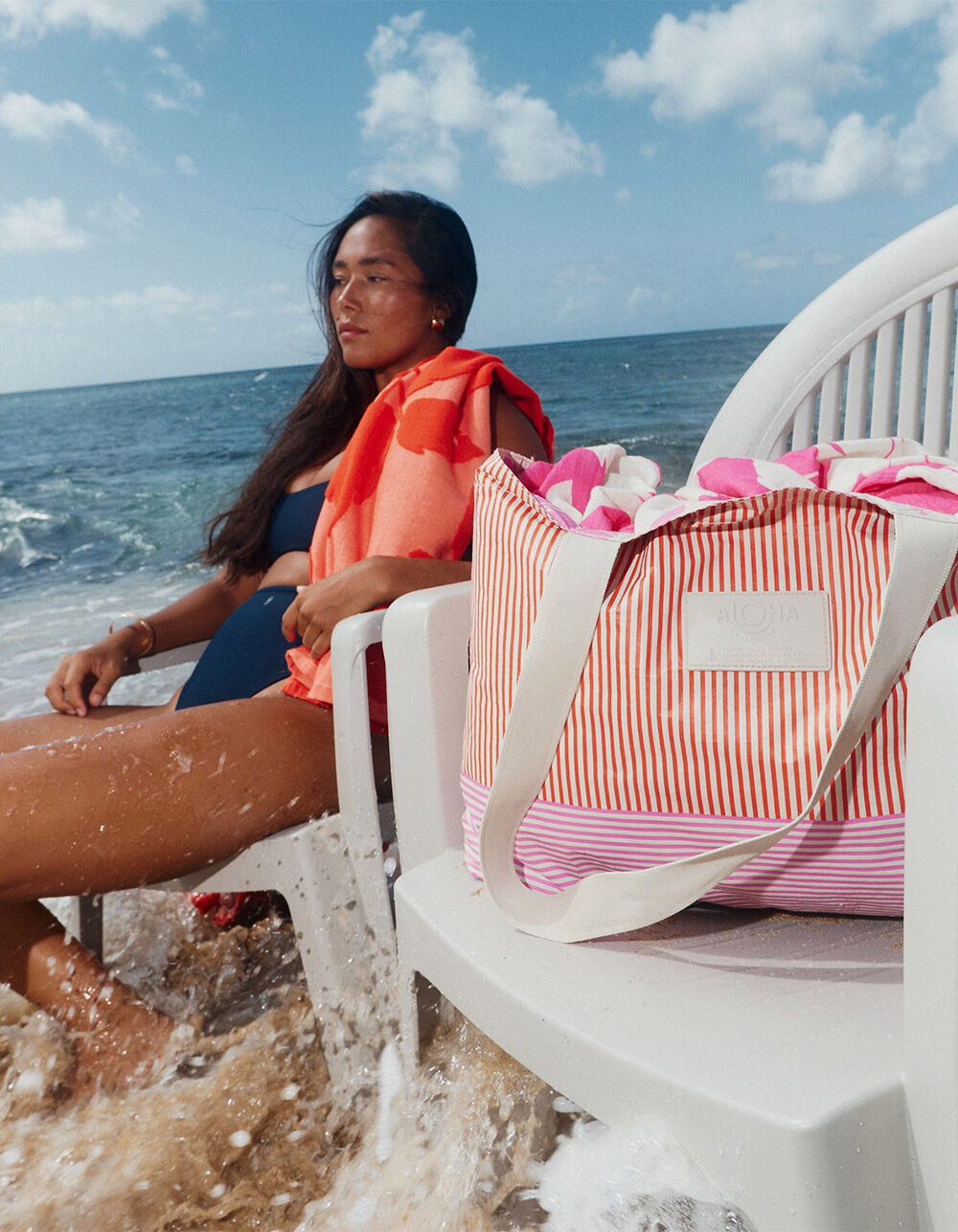 ALOHA COLLECTION Cabana Holo Holo Tote Bag - RED COMBO - ONE SIZE
