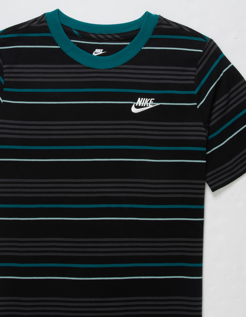NIKE Sportswear Club Stripe Boys Tee image number 2