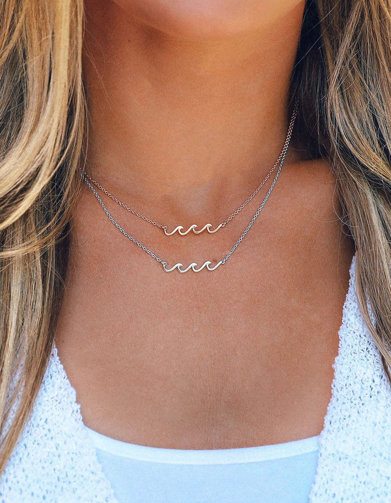 PURA VIDA Delicate Wave Rose Gold Necklace image number 2