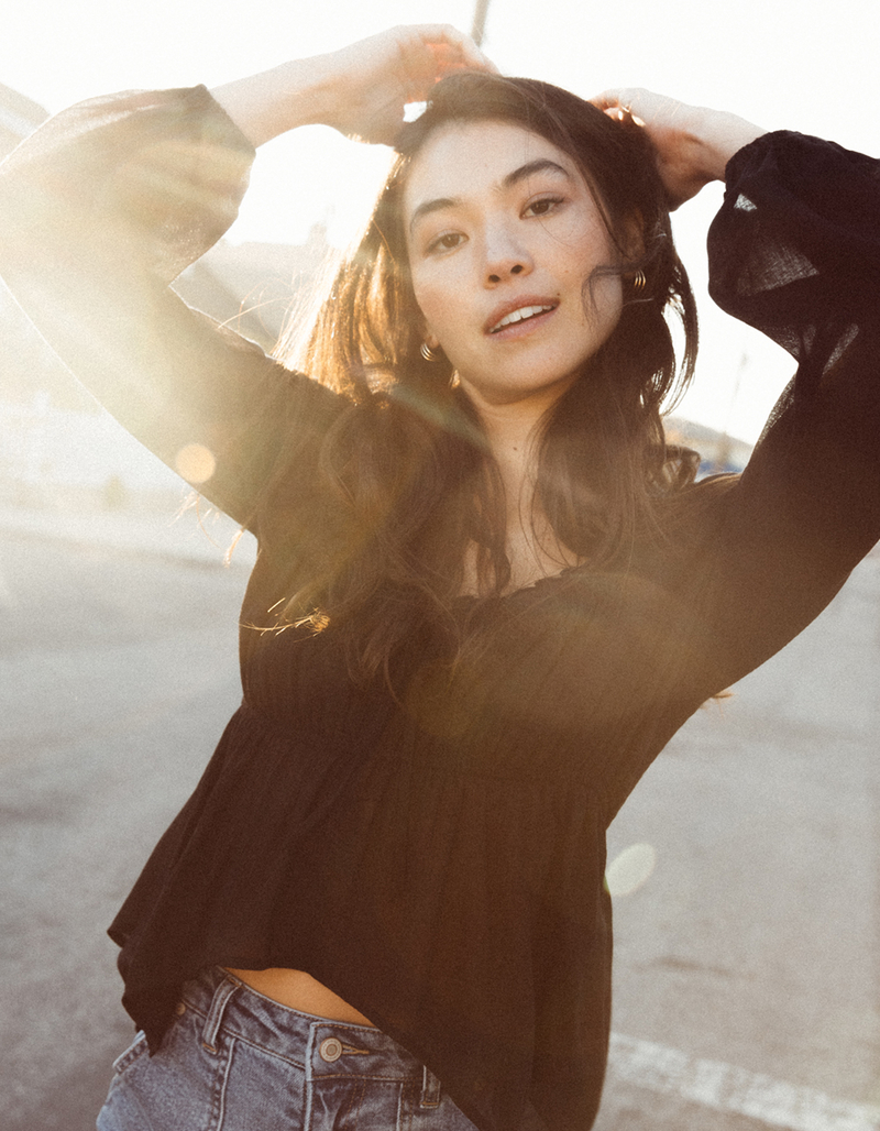 RSQ Womens Textured Hanky Top image number 4