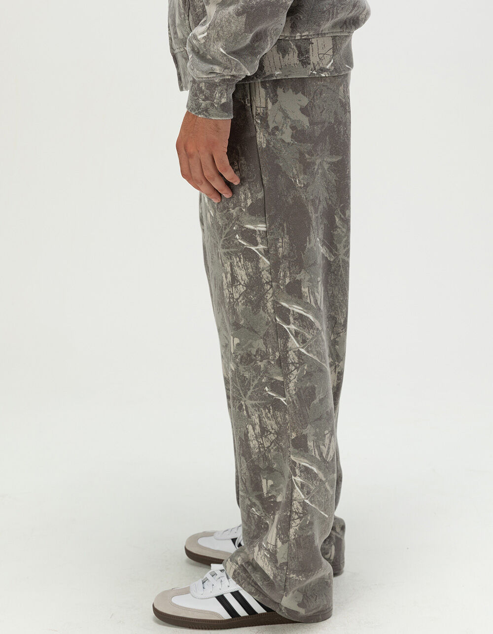 RSQ Mens Baggy Sweatpants - CAMO | Tillys