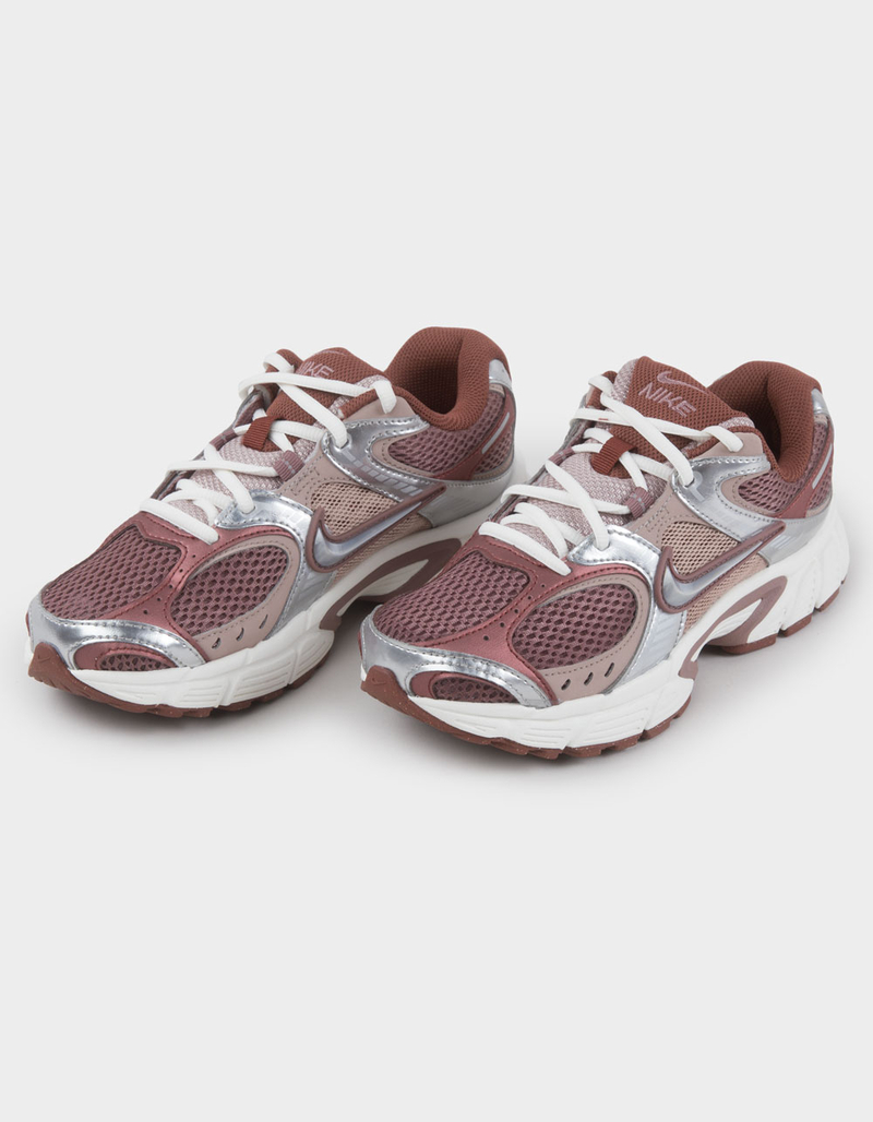 NIKE V5 RNR Womens Shoes image number 1