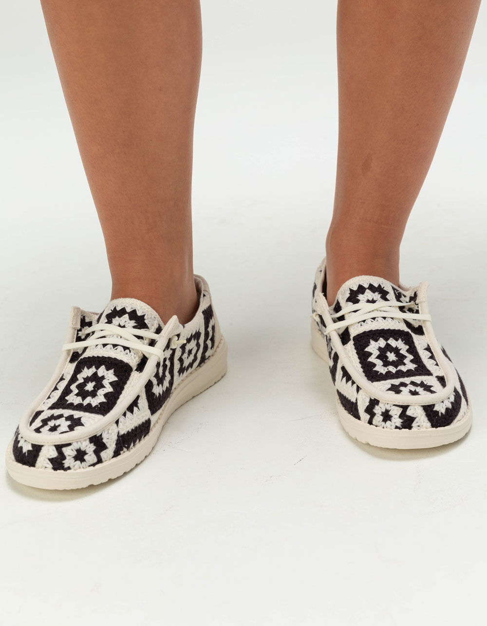 ゆ୨୧ HEY DUDE Wendy Cottage Crochet Womens Shoes - BLK/MULTI | Tillys