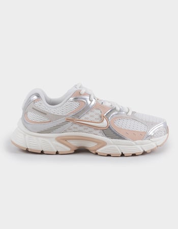 NIKE V5 RNR Womens Shoes Primary Image
