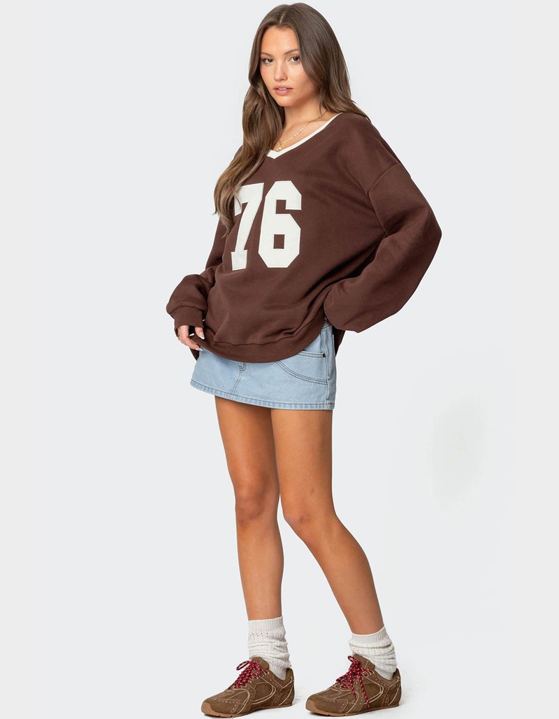EDIKTED 76 Oversized V-Neck Sweater image number 3