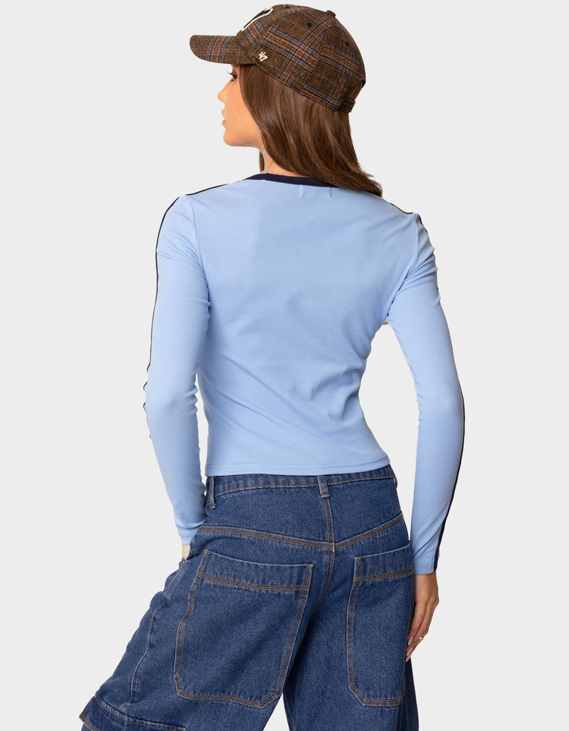 EDIKTED Contrast V-Neck Long Sleeve Tee image number 3