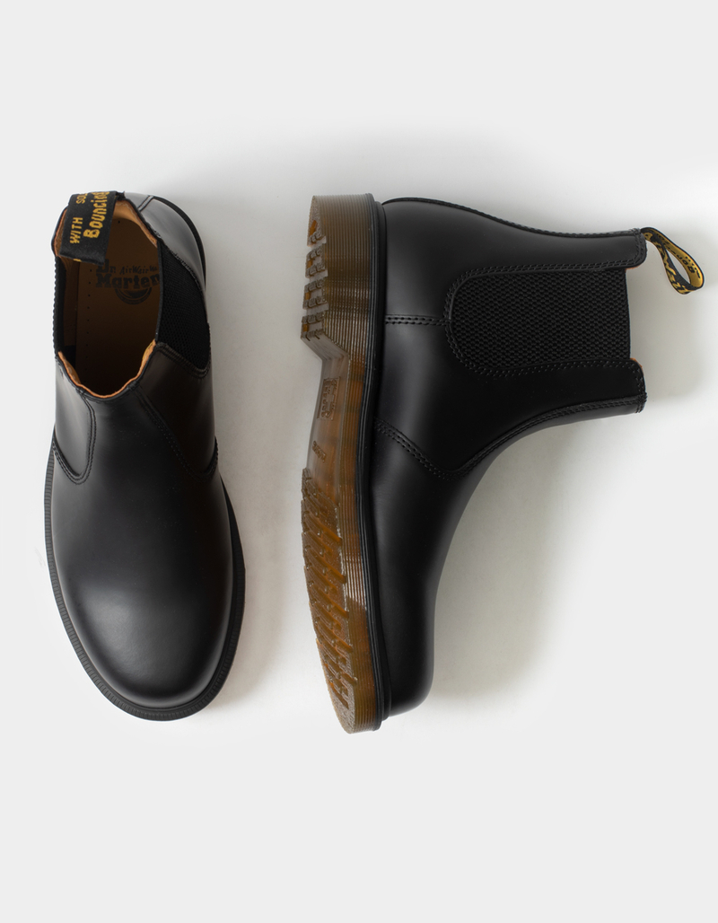 DR. MARTENS 2976 Smooth Leather Chelsea Mens Boots image number 4