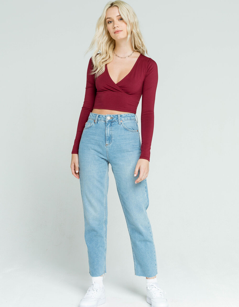 SKY AND SPARROW Solid Surplice Womens Burgundy Crop Top image number 3