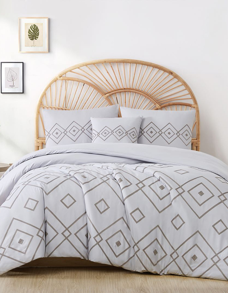 Crewel Embroidery Duvet 4 Piece Bedding Set image number 0