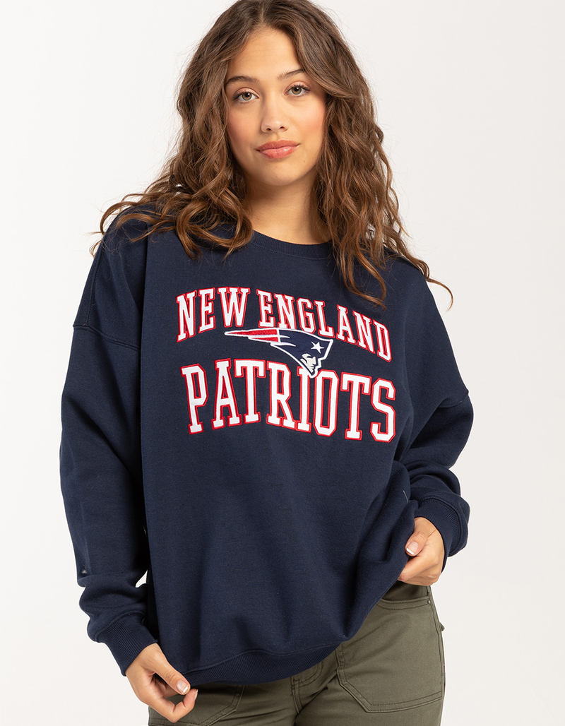 NFL New England Patriots Embroidered Womens Crewneck Sweatshirt image number 0