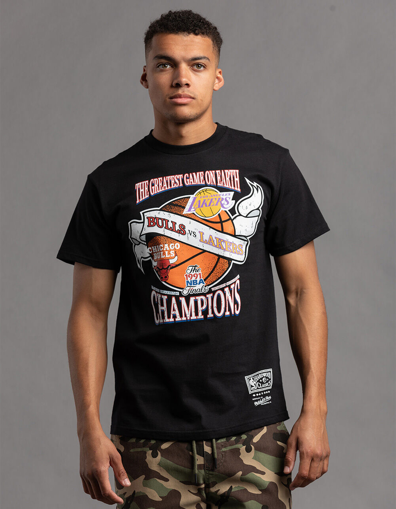 MITCHELL & NESS Bulls vs. Lakers 1991 NBA Finals Mens Tee image number 0