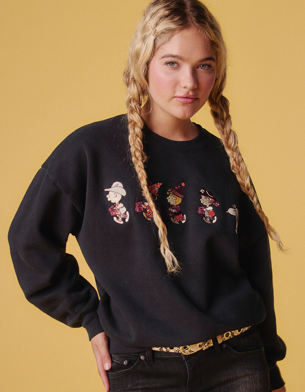 f*r様 25ss STILL BY HAND VE01252 crewneck RSQ x Peanuts Embroidered Womens Crewneck Sweatshirt - BLACK - S