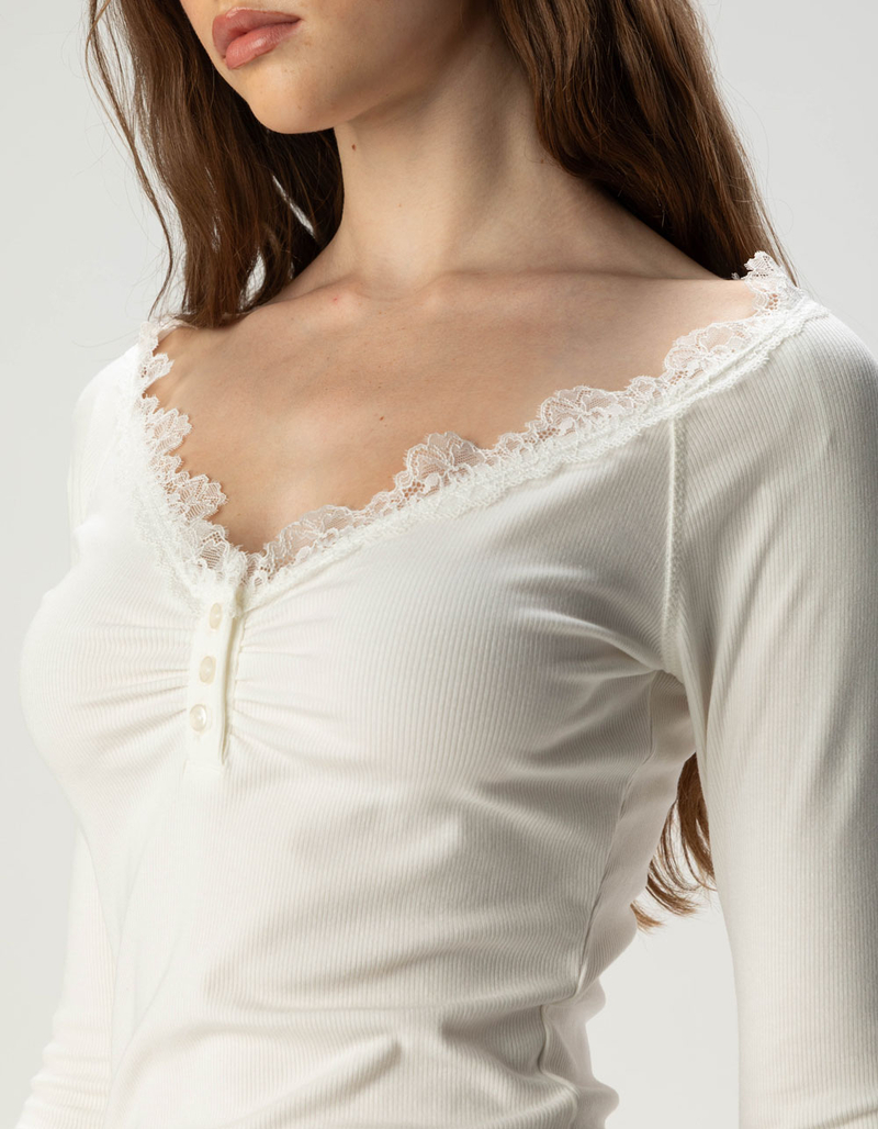 LOVE TREE Womens Lace Trim Long Sleeve Henley Top image number 4