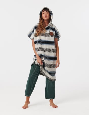 SLOWTIDE Oso Extra-Warm Poncho Primary Image