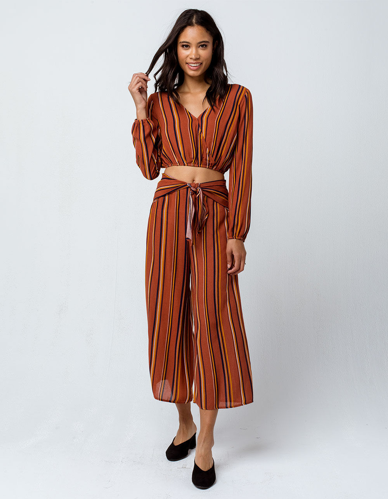 SKY AND SPARROW Surplice Tie Crop Top And Pants Set image number 0