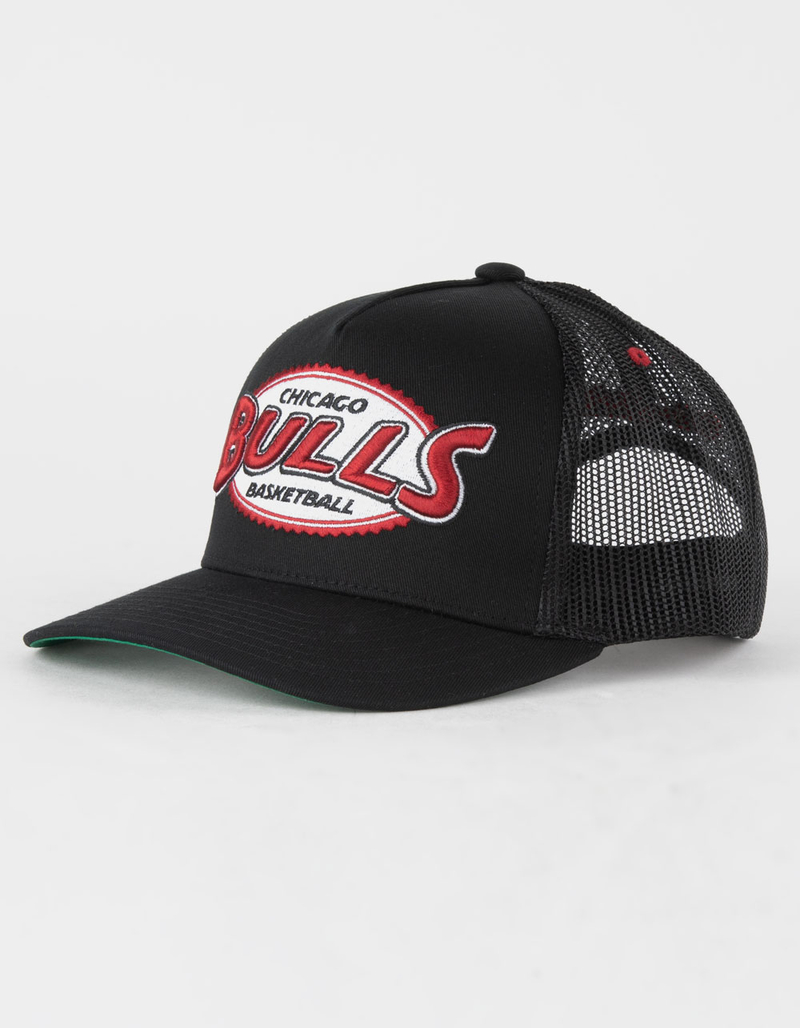 MITCHELL & NESS Chicago Bulls NBA Team Mens Trucker Hat image number 0
