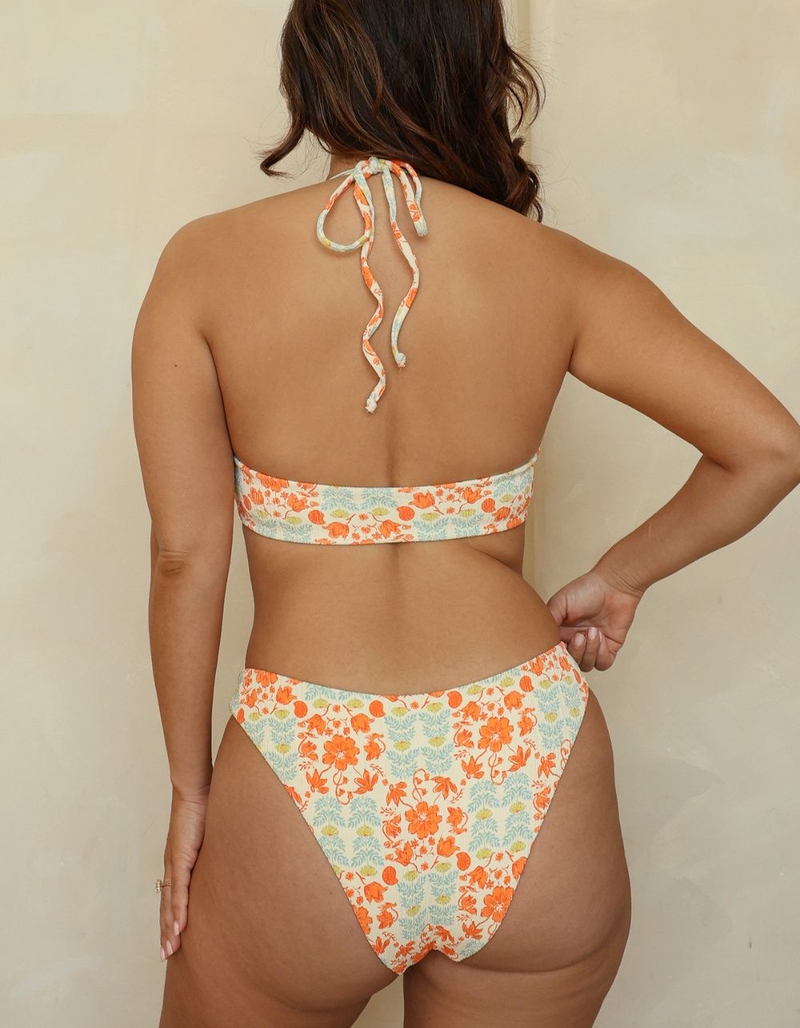 DIPPIN' DAISY'S Sayulita Triangle Bikini Top image number 6