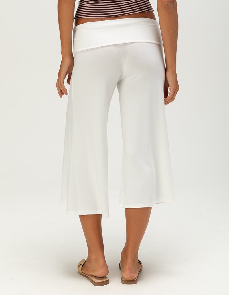 FULL TILT Womens Low Rise Gaucho Pants image number 3