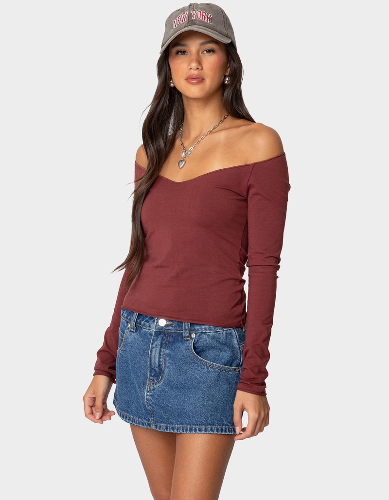 EDIKTED Nattie Off Shoulder V-Neck Top image number 2