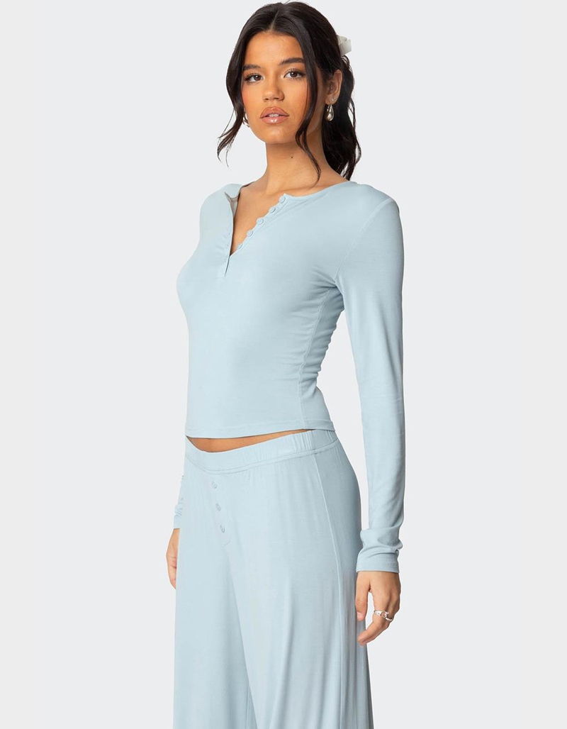 EDIKTED Kait Henley Top image number 4