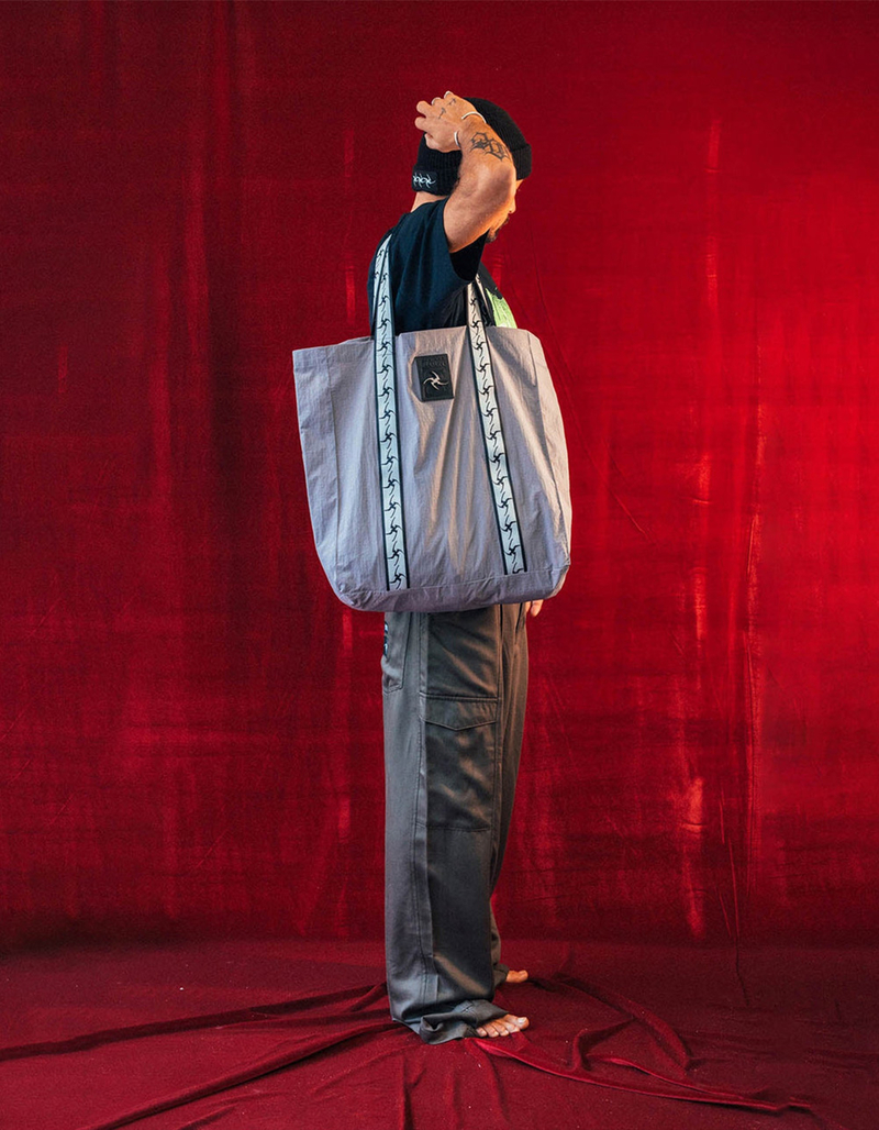 FORMER Dion Tote Bag image number 1