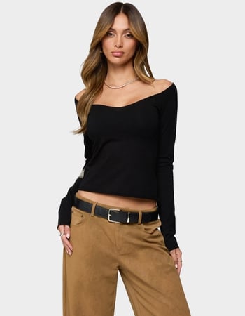 EDIKTED Nattie Off Shoulder V-Neck Top Primary Image
