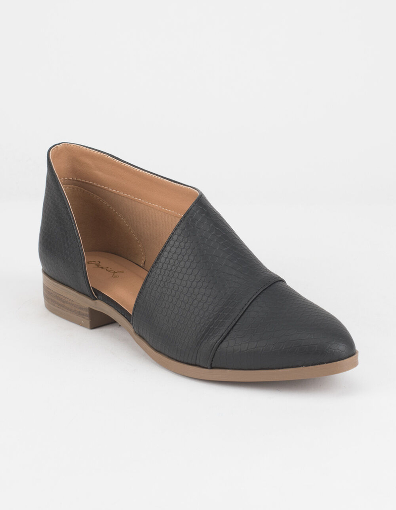 QUPID Open Side Pointy Toe Womens Booties image number 0