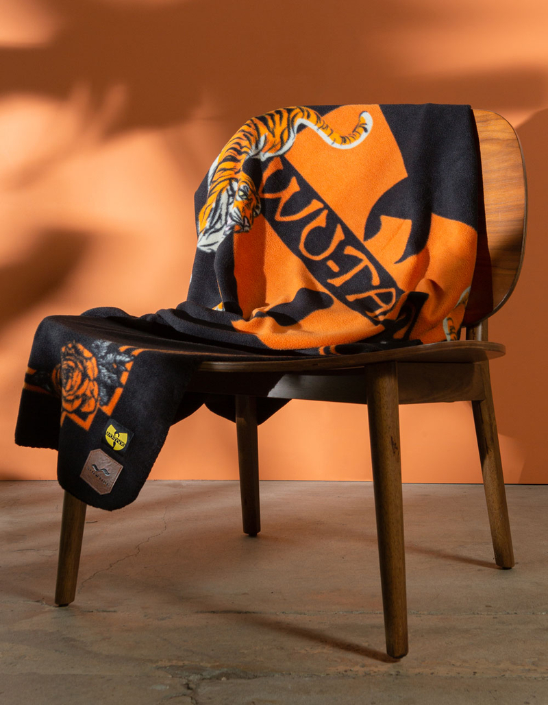 SLOWTIDE Wu-Tang Fleece Blanket image number 5