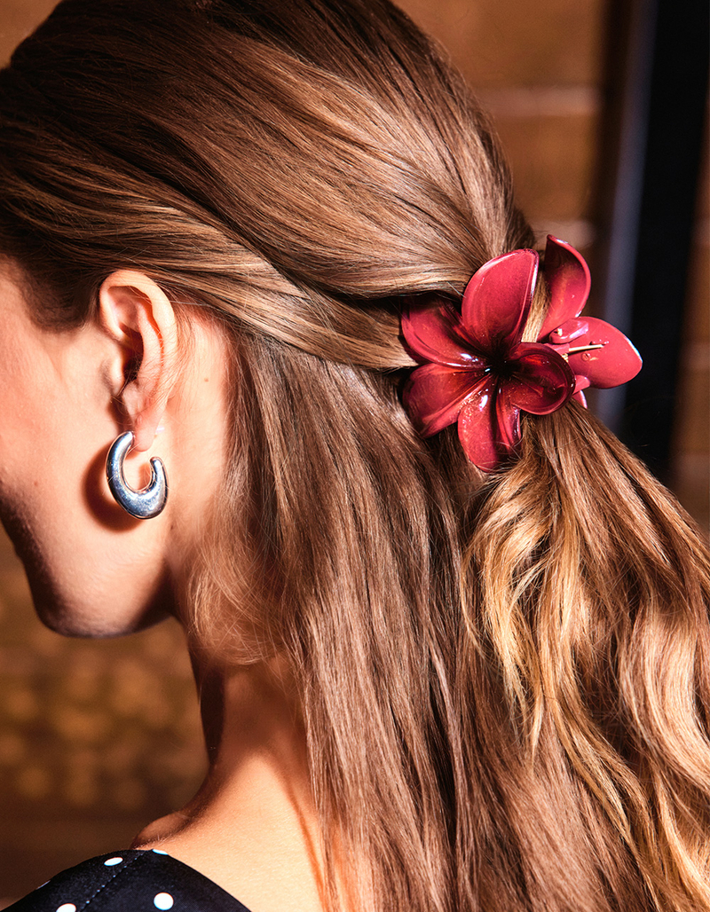 FULL TILT Hawaiian Floral Claw Hair Clip image number 0