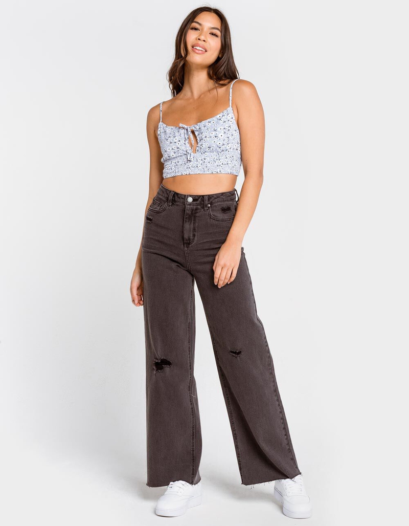 SKY AND SPARROW Keyhole Smocked Womens Cami image number 3