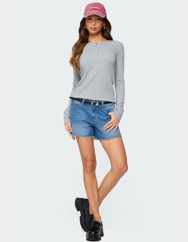 EDIKTED Helaine Waffle Henley Tee image number 1
