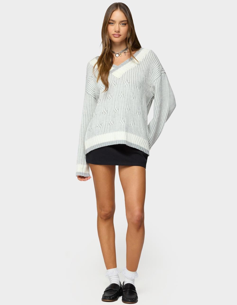 EDIKTED Lila V-Neck Cable Knit Sweater image number 3
