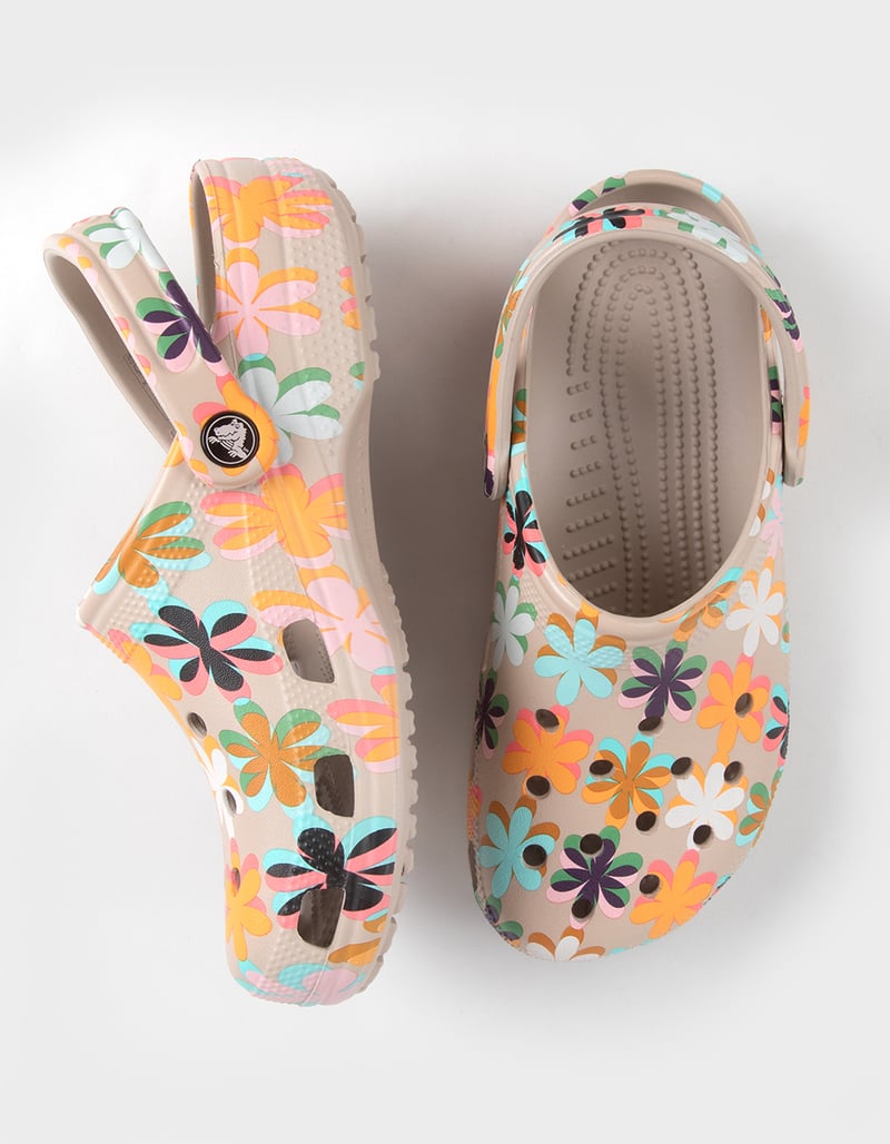 CROCS Classic Retro Summer Womens Clogs image number 5