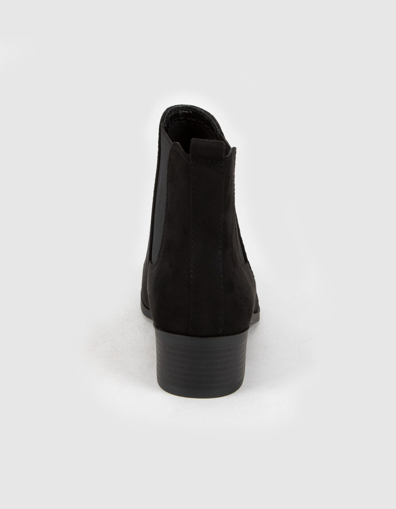 SODA Womens Black Chelsea Boots image number 3