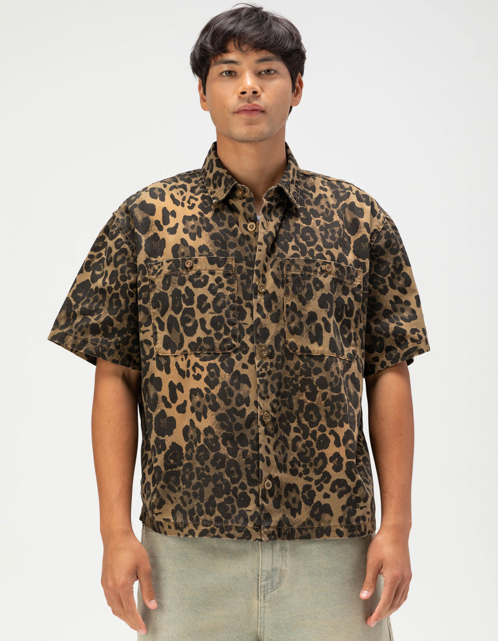 RSQ Mens Cropped Washed Twill Leopard Button Up Shirt - LEOPARD