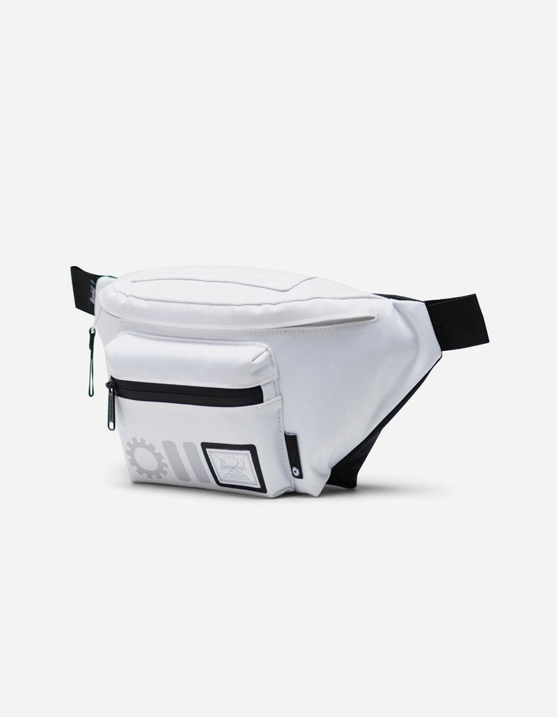 HERSCHEL x Star Wars Storm Trooper Seventeen Hip Pack image number 2