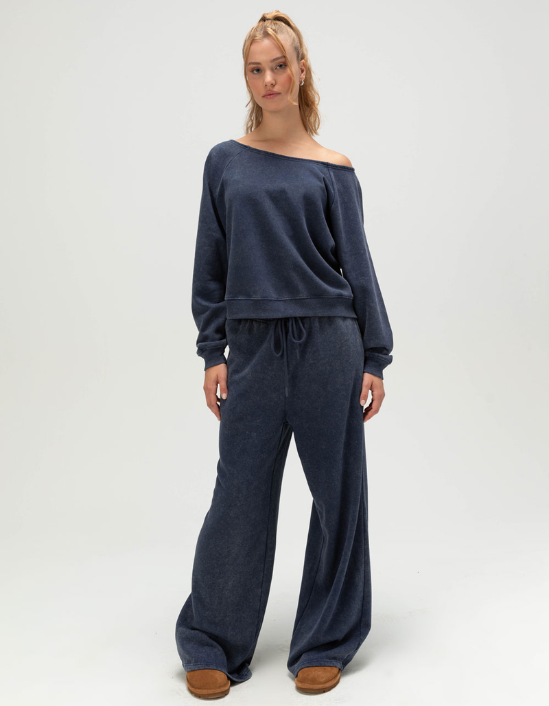 TILLYS Womens Off The Shoulder Sweatshirt image number 1