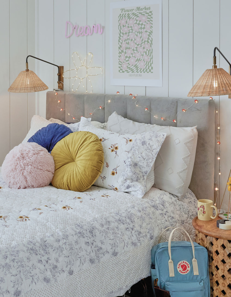 JESSICA SIMPSON Endora 3PC Full/Queen Quilt Set image number 6